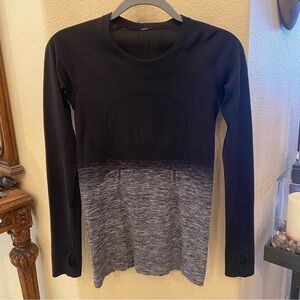 LULULEMON Women 2-Tone Black Gray Swiftly Tech Long Sleeve Athletic Top Size 6